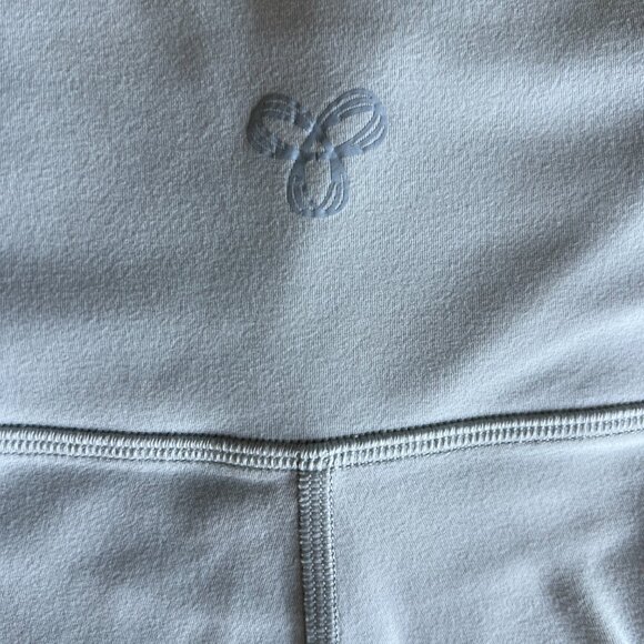 ARITZIA Limited Edition 5" Bike Shorts - Brushed Green - XS - Picture 5 of 9